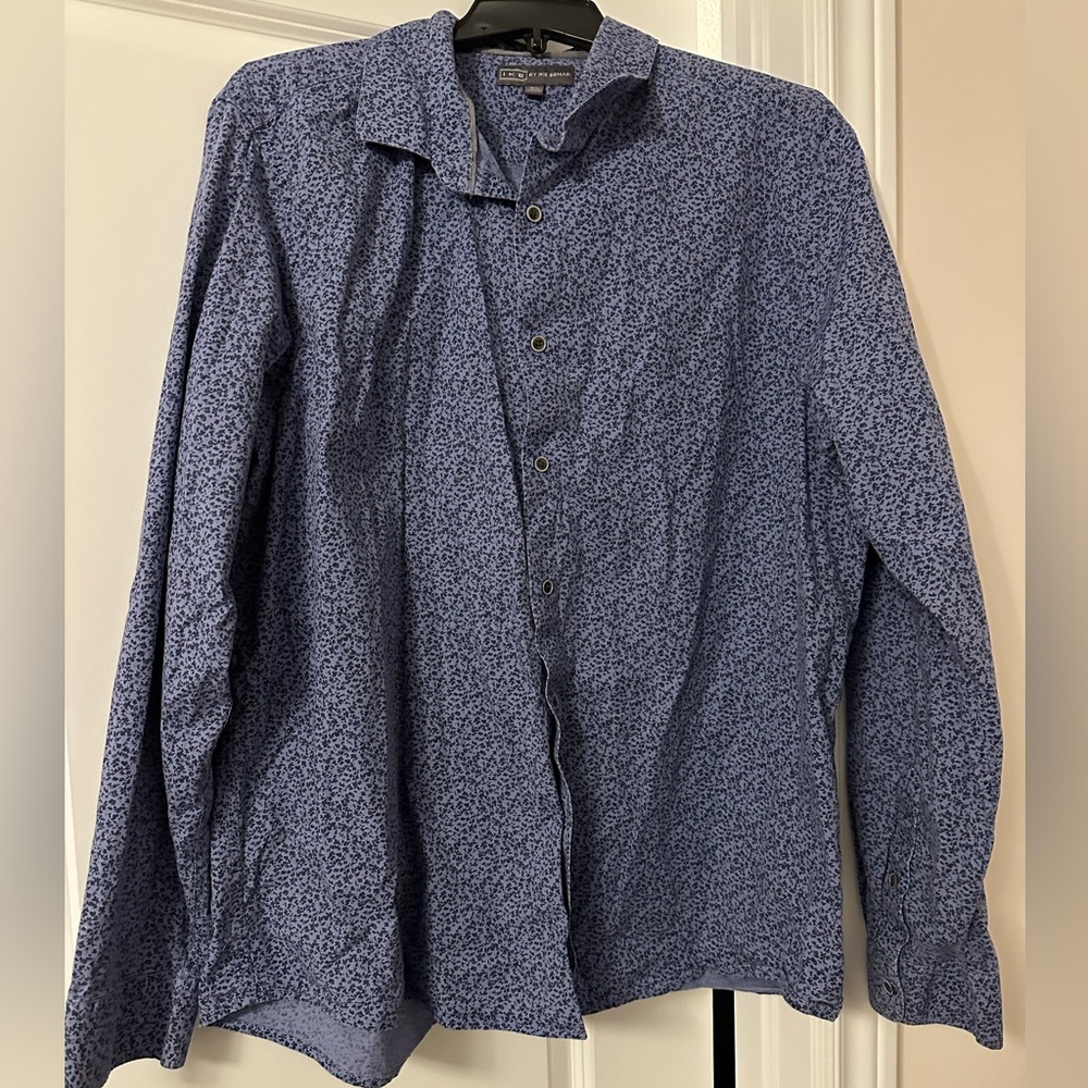 4/$20 Ike Behar Patterned Shirt